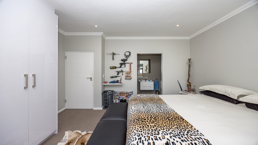 4 Bedroom Property for Sale in Parklands North Western Cape